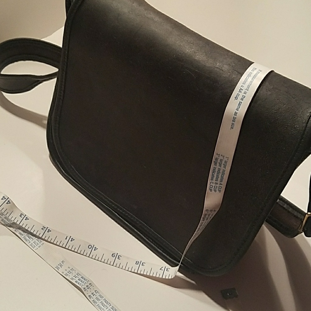 Distressed Coach 👜 Full disclosure ❤️ Vintage!